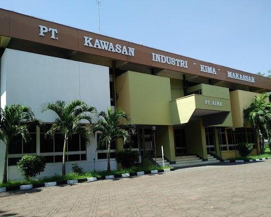 PT Kawasan Industri Makassar (KIMA) strives to become a Smart, Modern, and Green Industrial Estate with the largest operational output.
To meet the monitoring needs of this industrial zone, we are prepared to assist in the measurement and calculation of wastewater discharge from each customer’s outlet. The discharge calculations are performed automatically by IoT sensors installed on the outlet pipes. All flow meters are integrated into an online monitoring system using LoRaWAN technology for seamless data transmission.
In addition to installing flow meters and RTU sensors, we have also developed the necessary LoRa infrastructure to ensure reliable wireless data transmission across the entire industrial area.